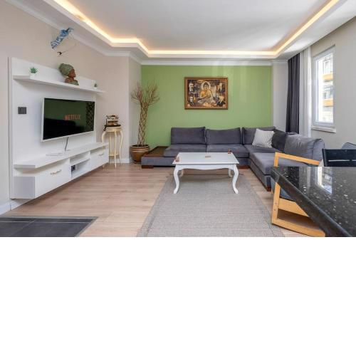 0052 - Cihangir modernly designed, cozy new flat.