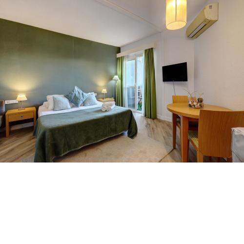066 - Fabulous Beachside Studio