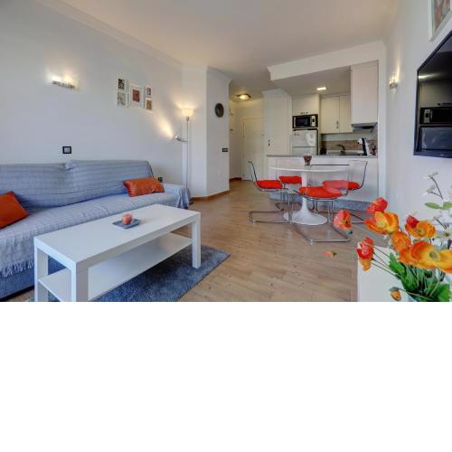 074 - Fabulous Sea View Studio in Benal Beach Complex