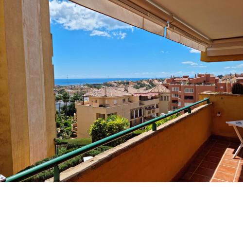 096 Relaxing 2 Bedroom Mijas Golf Retreat With Private Garden & BBQ