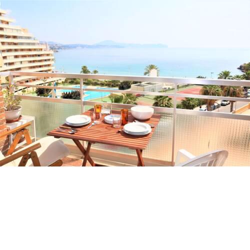 1 bedroom apartment with sea views