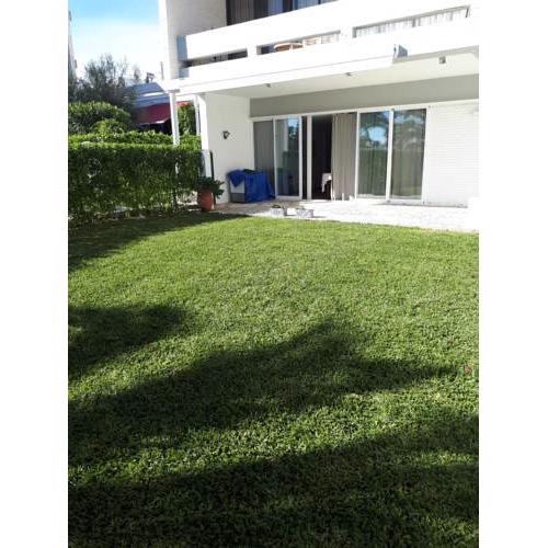 1 de 17 CASA CON JARDÍN PRIVADO A 200m DE LA PLAYA.