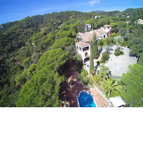 10 Bedroom ,Private estate, suitable for familys weddings, corporate vip
