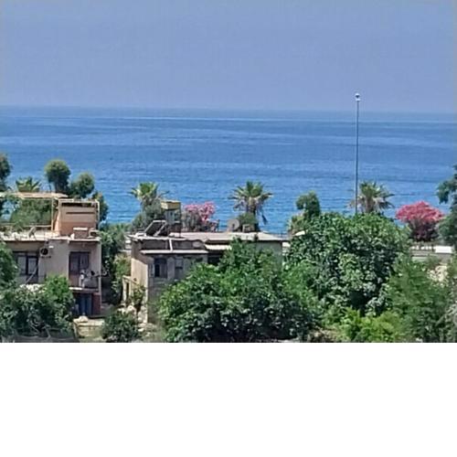 100m to the sea 1 bedroom fully equipped and furnished with sea view balcony D19