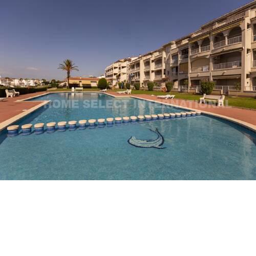 1011 Piso Lago San Maurici con piscina y jardín