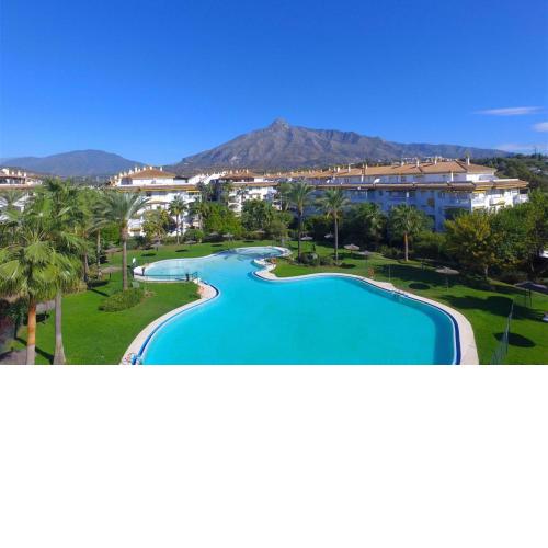 104 - Modern 2 Bed Marbella Apartment Near Golf and Puerto Banus