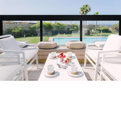 11 Holiday Homes