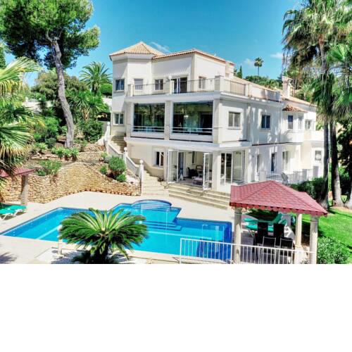 1111 luxury family villa