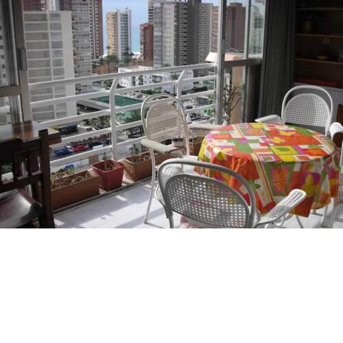11th floor, sea views! 5 min walk to beach!