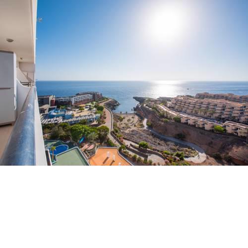 1204 SPECTACULAR VIEW! Studio Refurbished New