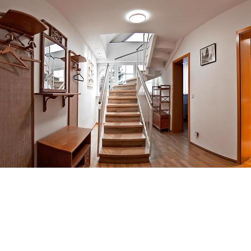 14 Roter Milan