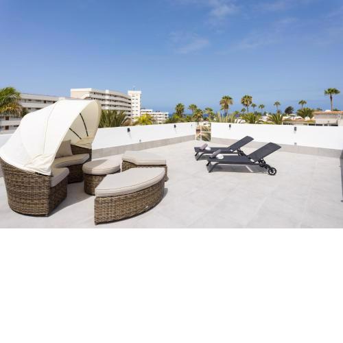 141 VILLA URBANIA Atico Deluxe By Sunkeyrents