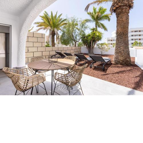 142 VILLA URBANIA Holiday Home By Sunkeyrents