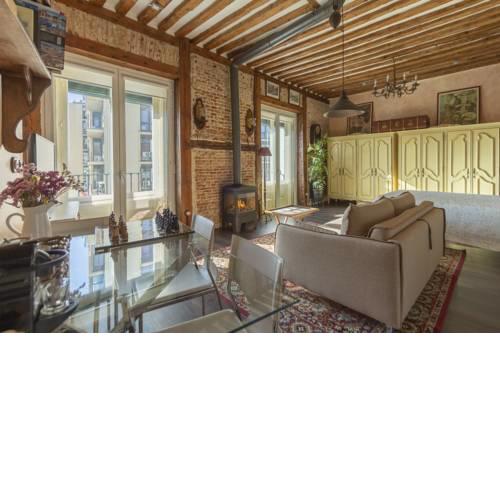 1851: Exceptional 19th century studio in Madrid