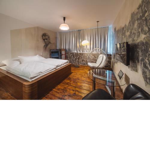 18Arts Hotel