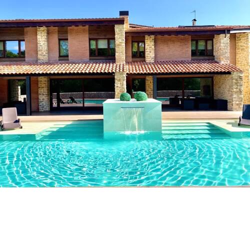 2 Apartamentos en villa con piscina privada en Asturias El Marquesau