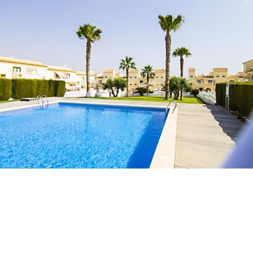 2 bed, 2 bath Bungalow with communal pool