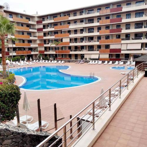 2 bed 2 bath Holiday Home with Pool