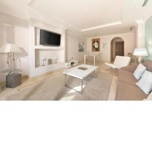 2 bed Apt in 5 star complex Aloha Hill Club RDR265