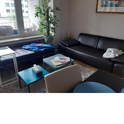 2 Bed/2 Baths in Düsseldorf Center next to Kytaro