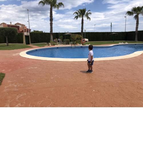 2 Bedroom 1 Bathroom Large Apartment with POOL