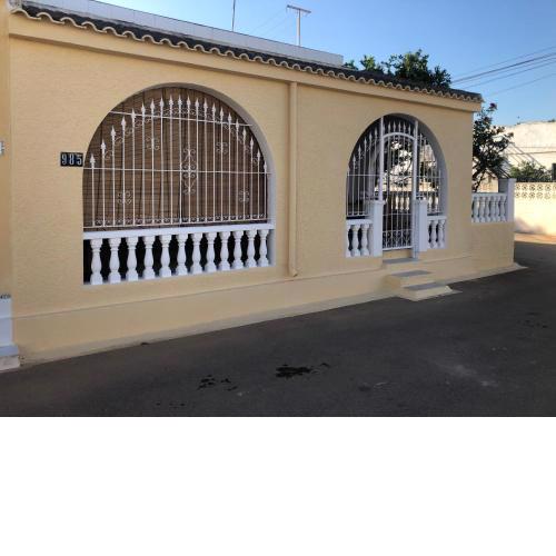 2 Bedroom 1 Bathroom Villa, Wifi, Tv, Short walk to Beach, Bars and Restaurants