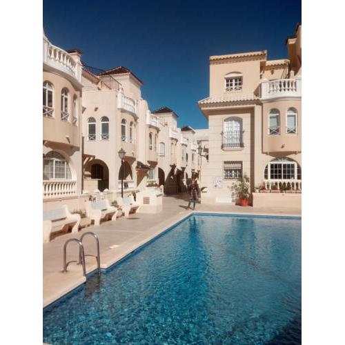 2-bedroom apartment in 1 minute walk to the beach