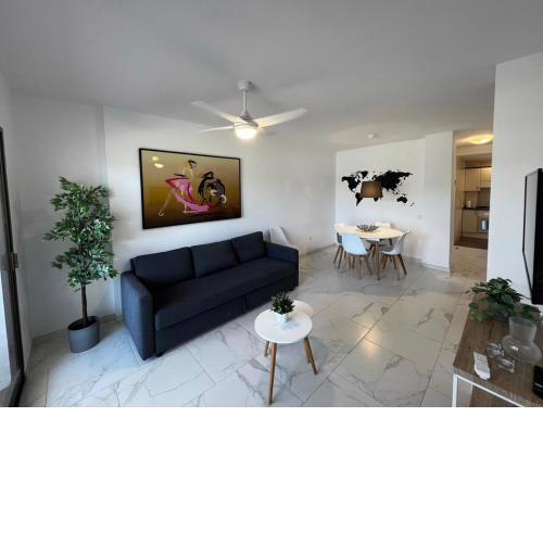 2 bedroom apartment walking distance to the beach