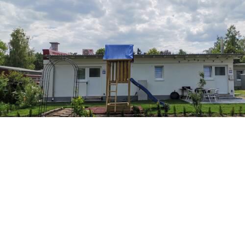2 Bedroom bungalow, AC, Sauna, kitchen by the lake - am Grimnitzee