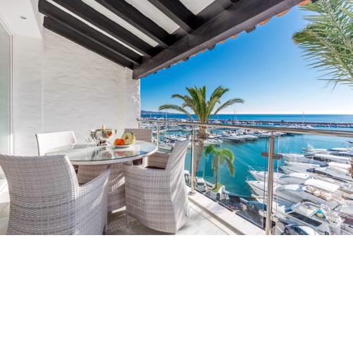 2 bedroom Frontline Penthouse in Puerto banus