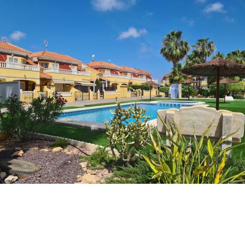 2 bedroom property in closed urbanisation