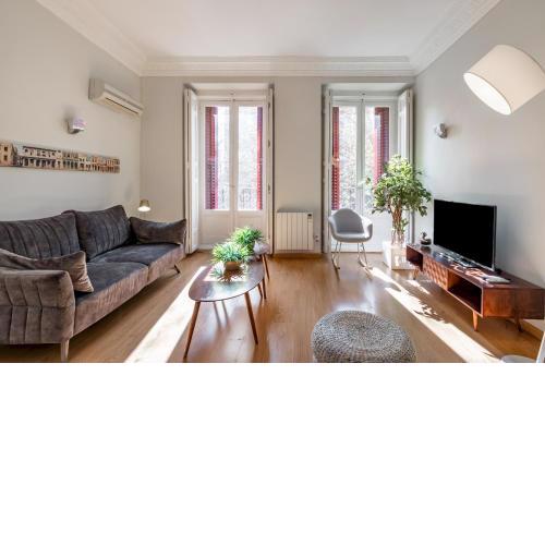 2 bedrooms 2 bathrooms furnished - Plaza de España - modern - MintyStay