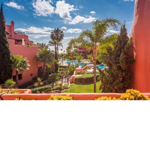 2 bedrooms apartment Frontline beach near Marbella