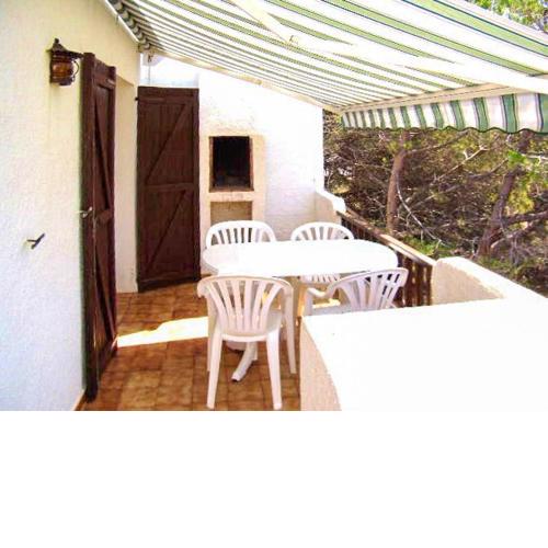 2 bedrooms appartement at L'Escala 100 m away from the beach with furnished terrace