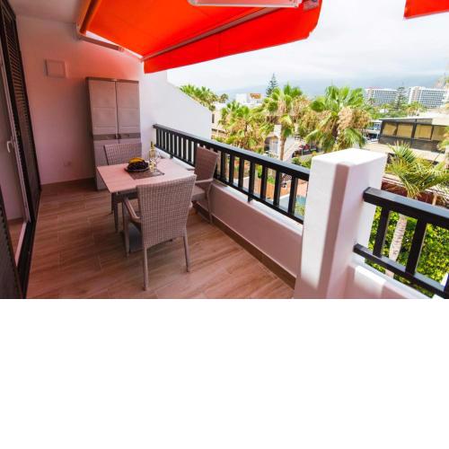 2 bedrooms appartement at Playa de la Americas 200 m away from the beach with shared pool furnished balcony and wifi