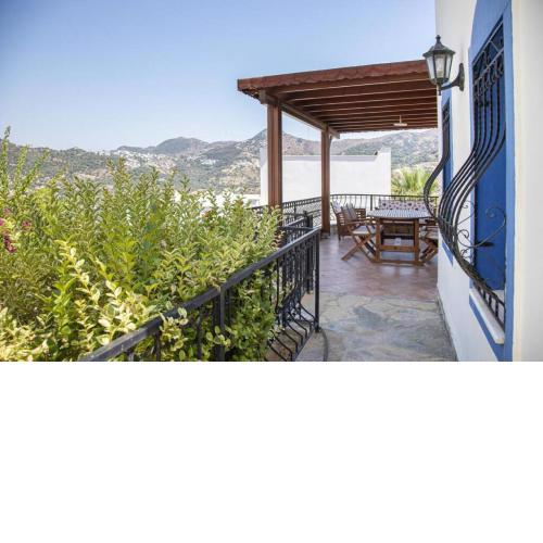 2 BR House with Garden in the Heart of Yalikavak