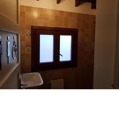 2. Habitación doble a 8 km de Bilbao. Baño compartido