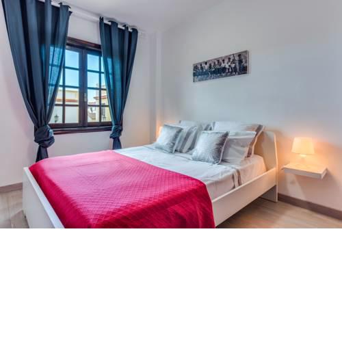 2 Modern Flats near Playa San Blas