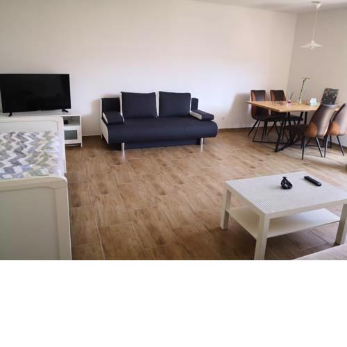 2 rooms apartm fair and hbf in 2-4 min 1-6 Personen possible