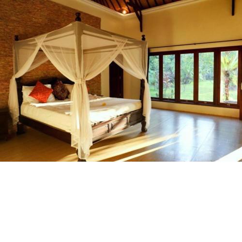 2 Rooms in a guest house near the beach