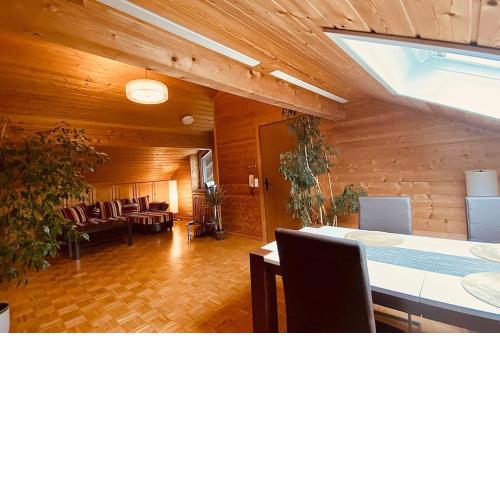 2-Zimmer DG-Apartment mit eigener Sauna