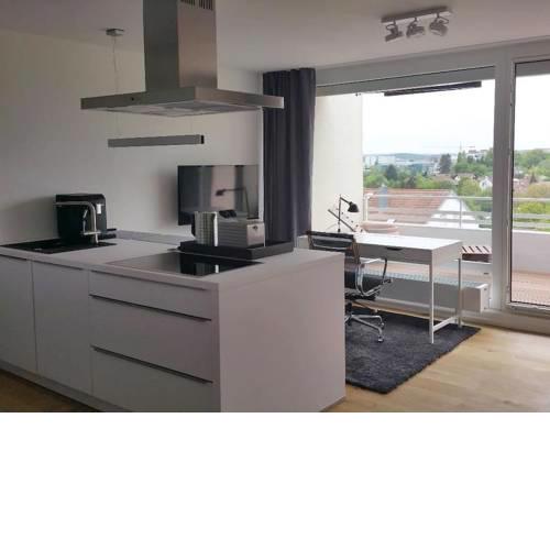 2 Zimmer, toller Blick, neu renoviert, ruhig
