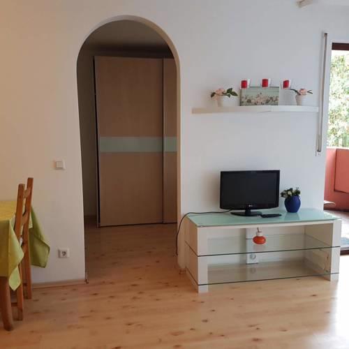 2 Zimmer Wohnung im Grünen Anlage