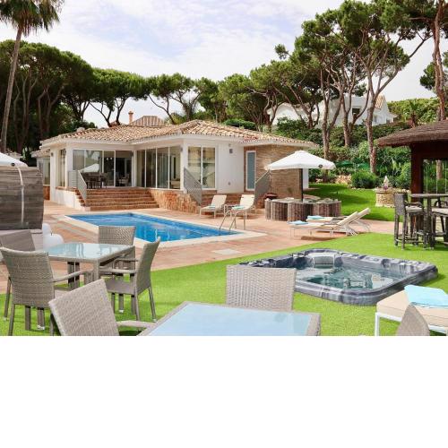 2055 Stunning five star Villa , Jacuzzi , Sauna