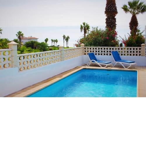 214 La Quinta, 3 bed villa with heated pool, air con and wi-fi