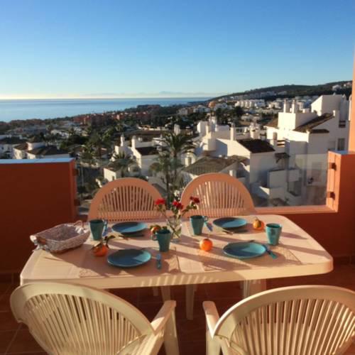2208-Superb apt with amazing seaview