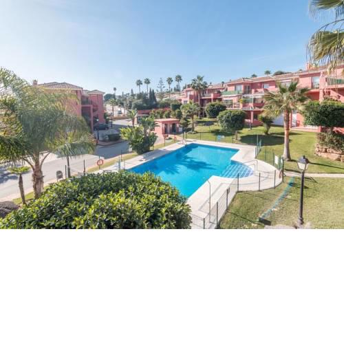 2250-Beautiful groundfloor with garden and pool