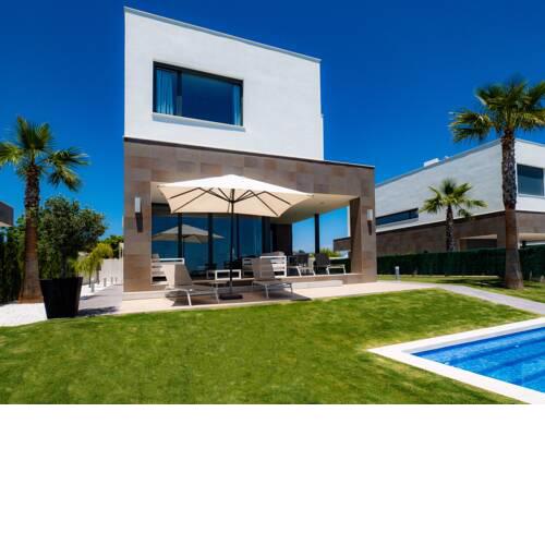 2254-Luxury villa with private pool and seaview