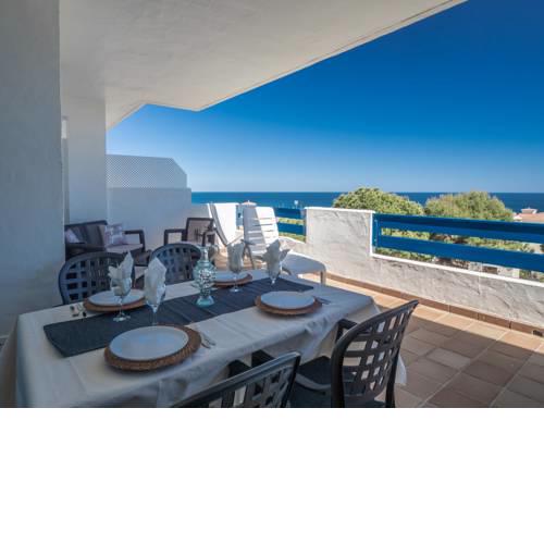 2284-Apt with big terrace with sea view