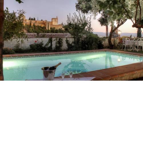 2.5 Million Villa. Magical Sunset. Super close to everything. 5BR, 4BA, Pool, A/C+Heating